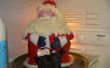 Santa Claus Kuchen von Panettone und Fondant gemacht