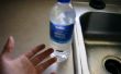 Wie Sie Ihre Flasche Wasser stundenlang kalt zu halten