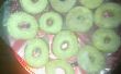 Gebacken, keine Hefe-Donuts mit Zimt-Zucker und Zuckerguss glasiert