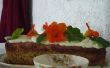 Bio Zucchini Zucchini Kuchen Rezept mit rohen Creme Chantilly und Kapuzinerkresse
