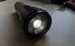 Wie zu drehen alte Taschenlampe in einer starken Taschenlampe mit Vorratsbehälter