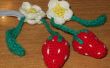 Gehäkelte Erdbeere mit Schiebe-Blume