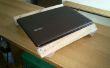 NetBook und Notebook stehen aus Schrott (military-Stil)