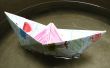 Schwimmende Boot mit Origami