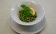 Salat von grünen Erbsen und Thunfisch mit Zitrone und Minze