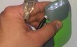 Hand-Kurbel-LED-Taschenlampe gehackt - nun auch USB-Ladegerät