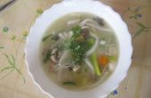 Laotische Hühner- und Gemüsesuppe