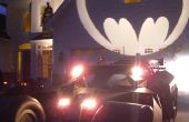 Machen Sie eine lebensgroße Batmobile Tumbler und Batman unter dem Motto Halloween Display
