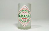 Flasche Tabasco Schnapsglas