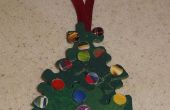 Wie erstelle ich eine einfache und lustige Weihnachtsbaum Ornament aus recycelten Artikeln. 