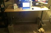 Verwandeln Sie einen normalen Schreibtisch in Stehpult für $4