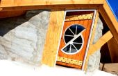 Hausgemachte Holztür zur oberen Terrasse Deck