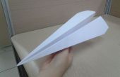Wie man ein einfaches Papier Flugzeug Falten? 