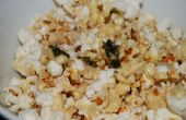 Popcorn mit Herbed Knoblauch Butter & Limetten-Dressing