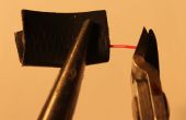 Gewusst wie: kurze Stücke von dünnen Streifen (0,7 mm)-PTFE (Teflon) beschichtet-Kabel an beiden Enden