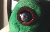 Cyborg gefüllte Tier Auge Reparatur