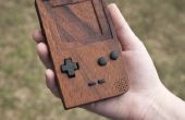 Hölzerne Game Boy Pocket mit Steckmodul