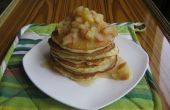 Buttermilch Pfannkuchen mit Apfelkompott und Honig (gemacht mit Ghee)
