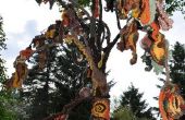 Herbst weint, gehäkelt Baum