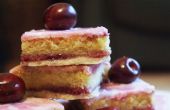 Cherry Bakewell Kuchen Bars