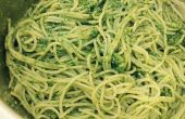 Spaghetti al Pesto mit frischem Basilikum machen