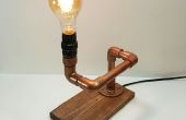 Edison-Lampe, die mit Holz und Faux Kupferrohr