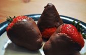 Wie man Schokolade bedeckt Erdbeeren