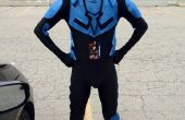 Wie zu einem DC Kostüm "Blue Beetle: Jaime Reyes"