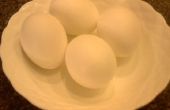 Wie man Salz hartgekochten Eiern ohne eine weitere Platte