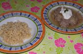 Frikadellen und Sauerkraut Suppe (ungarische Gericht)