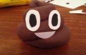 Glücklich Poop Emoji gemacht aus Ton