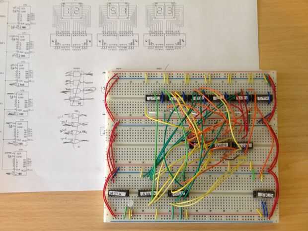 Hausgemachte TTL-Schaltung 24-Stunden-Digitaluhr - genstr.com