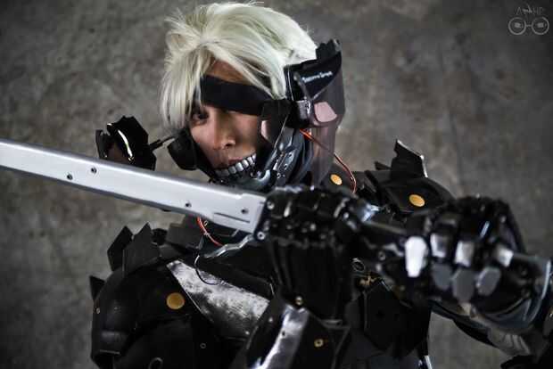 Raiden (Cyborg Ninja) w / motorisierte Gesichtsschutz aus Metal Gear.